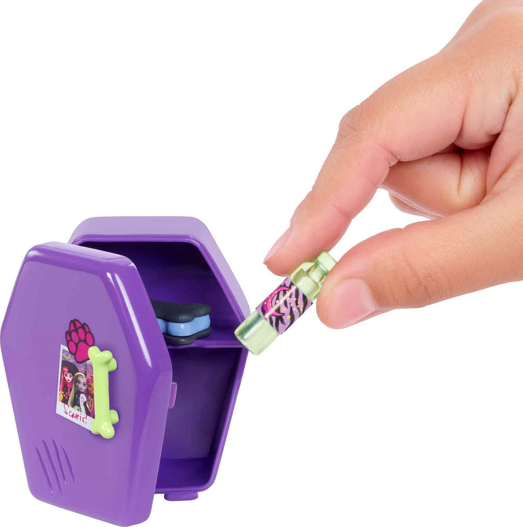 Playset with Doll House Furniture & Toy Accessories Q526