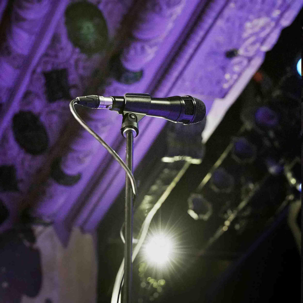 Black Supercardioid Dynamic Vocal Microphone A130376