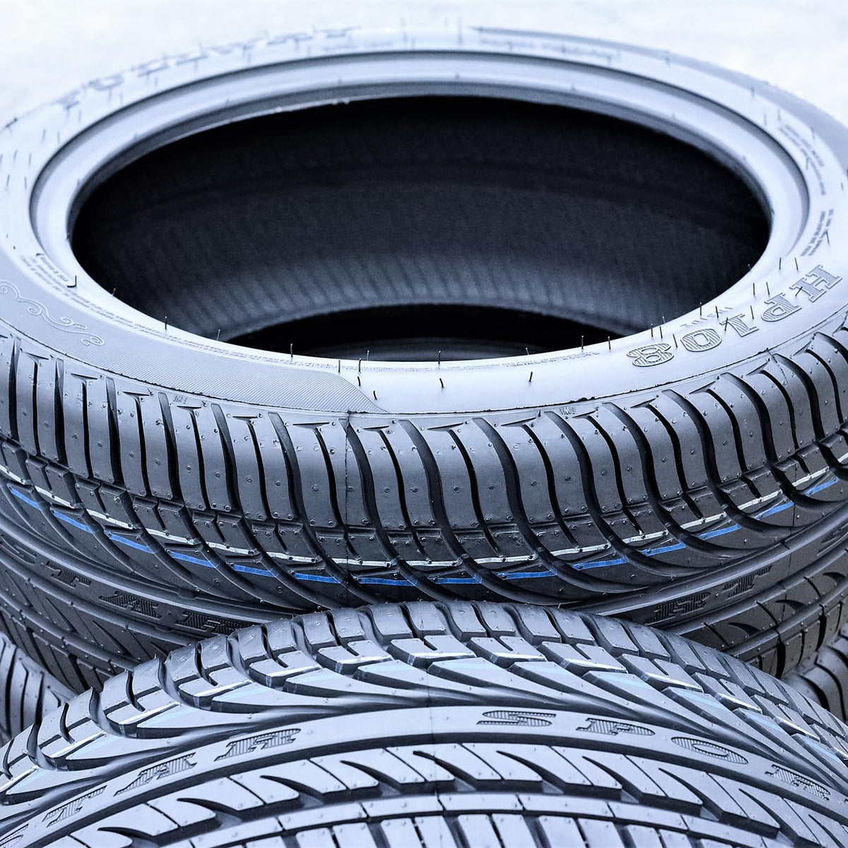 Set of 4 All-Season Passenger Car Performance Radial Tires 195/65R15 91H D159065